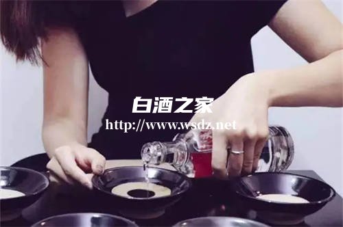 例假结束几天可以喝白酒