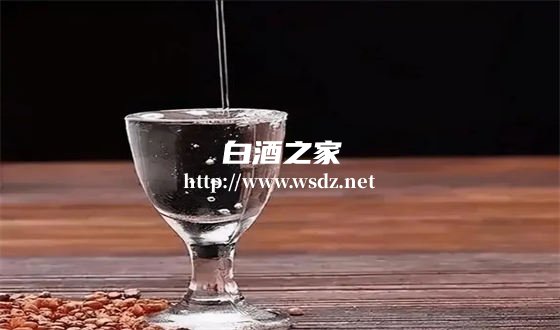 为什么白酒含有碱性物质