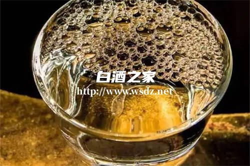 白酒发黄了就一定是老酒吗