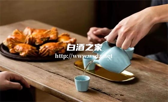 怎样将白酒放进茶叶里面