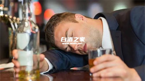 天天喝白酒有什么症状