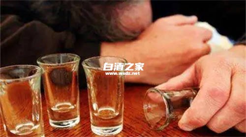 天天喝白酒有什么症状