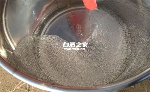 自制白酒为什么有油脂