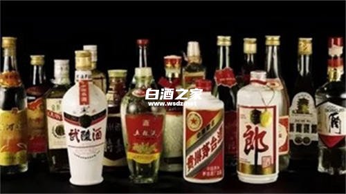 北京地铁能带酒吗