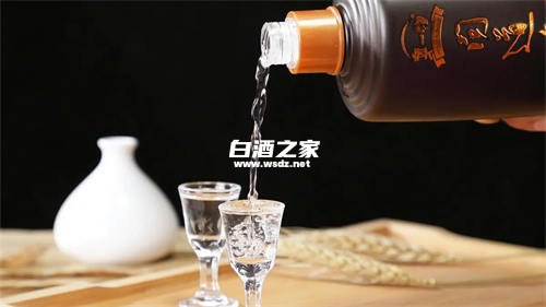 白酒每100ml多少热量