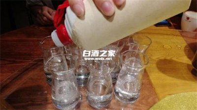 喝完白酒嘴特别臭怎么回事