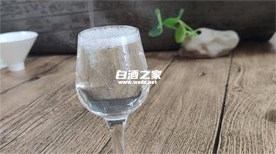 酒下面沉淀了白色沉淀物是什么