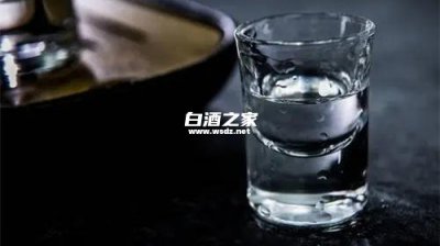 养花的水里可以加酒精吗