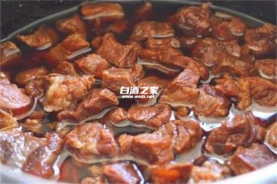 酒和肉汤哪个更容易让尿酸高