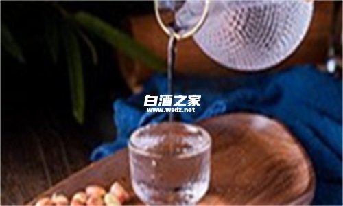 喝了浓香型白酒后再喝酱香型白酒可以吗