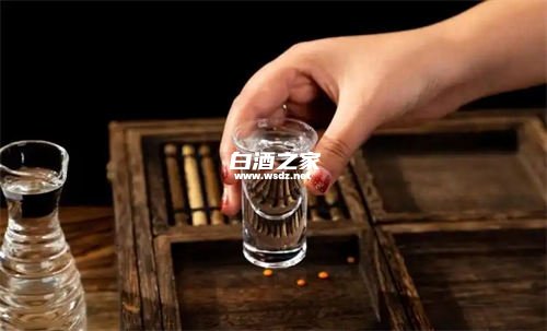 为何喝完白酒就晕乎乎的