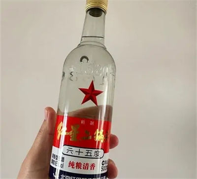 什么牌子的白酒容易喝醉人  4